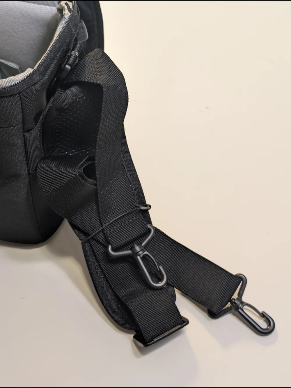 NWT Lowepro Mirrorless Camera Bag Weatherproof Shoulder Case for Sony Alpha Cano